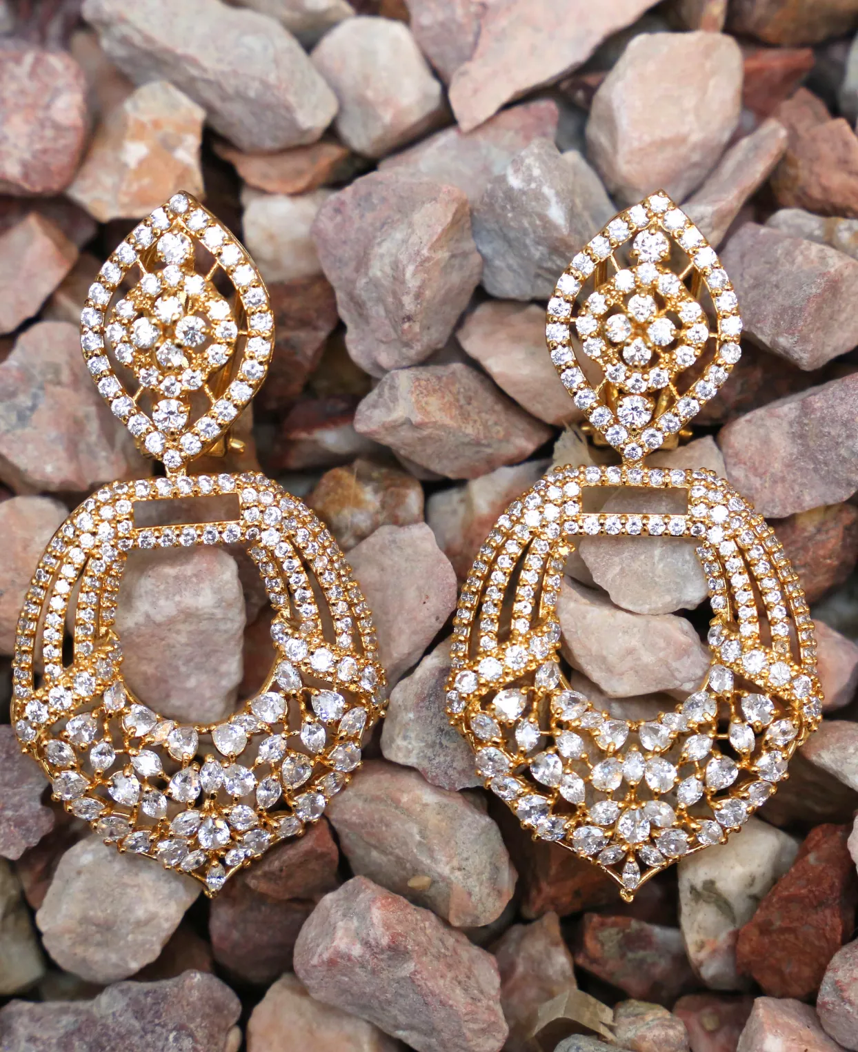 Zircon Elegance Overstatement